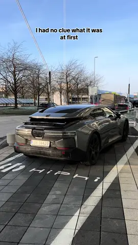 If there are any experts please comment more information. I dont think they have come to the UK yet. Definitely looks an all electric brand that is going for future market share #randomcar #hiphi #carbrand #electriccar #ev #newcars #futuristic #futuretechnology #germanycars 