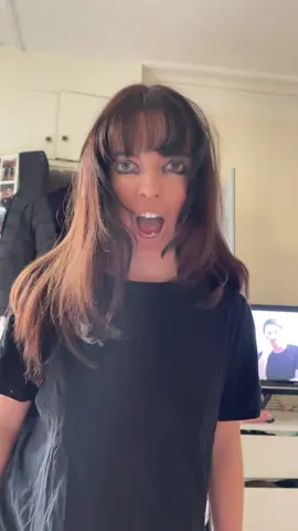 claudia winklemans paid a visit 🙈#traitors #claudiawinkleman 