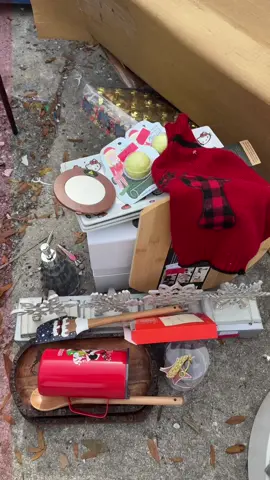 Dumpster diving at homegoods part 2‼️definitely one of my best dives! I am so happy with everything I found😊🥳‼️ #fyp #dumpsterdiving #dumpsterdiver #usa #meldidumpsterdive #homegoodsfinds #homegoods #crazyfinds 