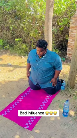 Bad friends 🥲🥲😂 #foryou #pourtoi #fyp #viral @Official__biggy_001 @funny boy 