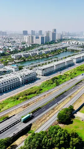 Có anh em nào nhà ở Lakeview Q2 không? 
