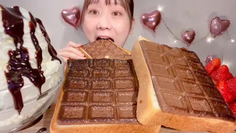 板チョコトースト🍫🍞 Chocolate Toast🍫🍞 #tiktokasmr #mukbang 