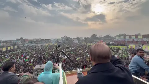 No place to enter the jam packed ground! All expectations breached. People are cramming on rooftops just to get a glimpse of their leaders🔥🔥 #pmlnsialkotjalsa 