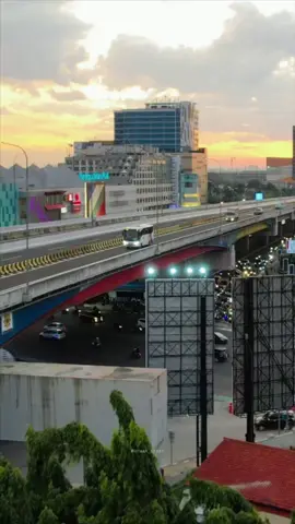 Sudut manis nya kota bekasi ketika senja🌆 #bekasi #fyp #fypage #foryourpage #senjasorehari  #bekasihits #bekind #jawabarat #jawabaratpunya 
