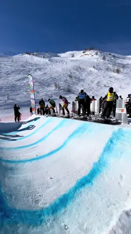 Finally back to the thing I love most (Blue bib) #fyp #boardercross #sbx #start #snowboard 