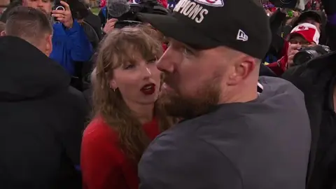 the fact that he hugs another person without letting go of her waist 😭 they are so in love  | #traviskelce #taylorswift #tayvis #taylorandtravis 