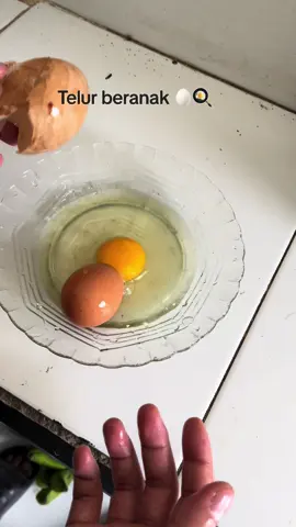 telur di dalam telur? 😆🥚 #fyp #videolucu #videongakak 