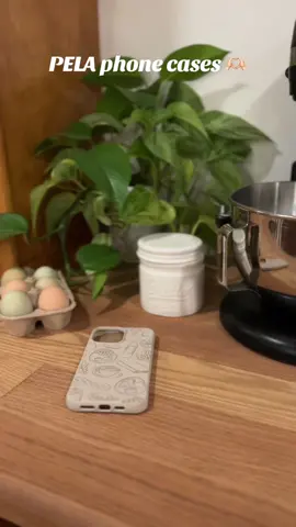 The london fog “Cozy at home” case is 👩🏻‍🍳💋 @Pela Case #pelacase #fy #compostable #iphonecases 