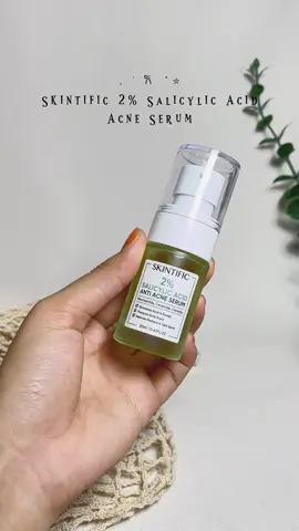 love this one sm!! I have been using this serum since I breakout and tengok skin I yang sekarang, it does looks better than before right? acne prone skin please give this a try 💚 #fyp #skintific #skintificacneserum #skintificsalicylicacid #acneproneskin 