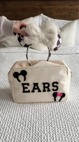 pack with me for disney world asmr 🐭✨🤍 #packwithme #disney #disneyworld #asmr #waltdisneyworld #packing 