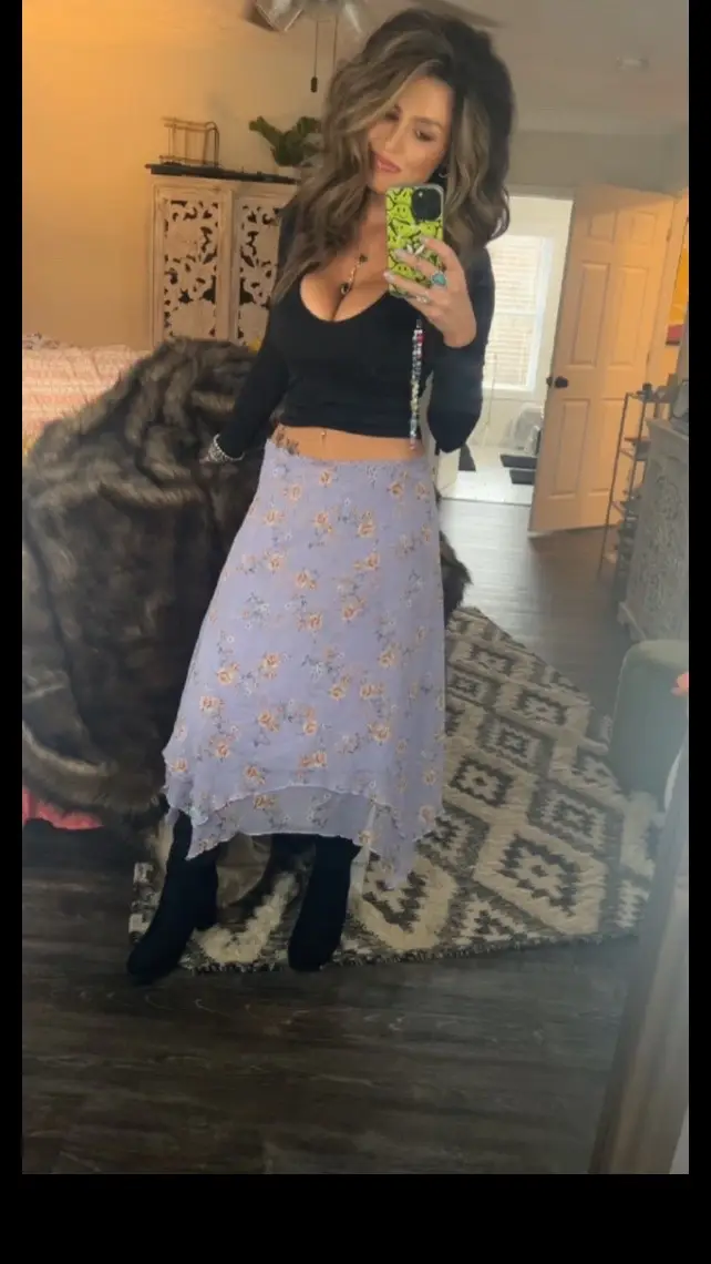 Skirt season is the season 💕