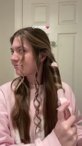 Get Ready With Me 💗 Use code KELLWAVE for $$$ off @TheBeachwaver #beachwaver #curlyhairtutorial #curlingiron #beachwaves 
