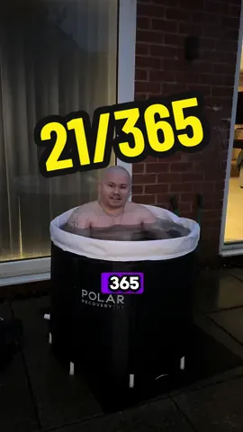 3 weeks in! 21 out of 365 of taking an ice bath everyday. I cant believe im here chaps 👌🏼 #icebathchallange #icebathcrew #icebathrecovery #foryou #fypシ #zacstuddicebath #mentalhealthtiktoks #weightlossjouney #weightlossprogress #weightlosstransformation #mentality 