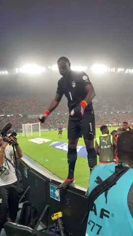 L’explosion de joie des joueurs ivoiriens qui éliminent le champion en titre 🇨🇮🤯 #beINCAN2023 #beINEXPERIENCE #afcon2023 #CAN2023 #SportsTikTok 