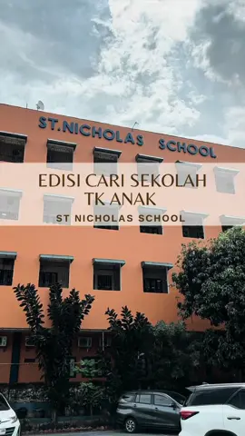 Ternyata pada nungguin lohh review sekolah @stnicholasschool_ ini. Seperti hidden gem di PIK yah? Soalnya ak baru tau jg dengan kualitas yg ada plus nya gini, uang sekolah mereka cukup affordable lohh! St Nicholas School: ✅Berdiri sejak 2001 ✅Sekolah Nasional diperkaya dengan Kurikulum Singapore ✅Christian Based School ✅Jenjang: Toddler - SMA ✅Bilingual ✅75% English, 25% Bahasa Indonesia ✅Mandarin: 2x/week with Fun Activity Learning ✅50% Academic, 50% Playbased ✅Jam Masuk (Morning Class): -Toddler: 8:00-10:00 -Nursery: 7:30-10:30 -K1&2: 7:30-11:00 ✅Afternoon Class:  -Toddler: 10:30-12:30 -Nursery: 11:00-14:00 -K1&2: 11:00-14:30 ✅Cut off: Oktober ✅Ratio Teachers & Students: -Nursery: 1:5 students -Kindergarten: 1:10 students ✅Free Trial Class ✅Outdoor Activity: Gardening, Fishing, dkk ✅Simple Coding -Intrakurikuler dalam pelajaran sekolah ✅Assembly & Doa Pagi Setiap hari ✅Facilities: Computer Lab, Playroom, Library, Swimming Pool ✅School Fee: -Registration Fee: 800.000 -Enrollment Fee: 22.000.000 (sekali bayar hingga K2) Morning Class  -Toddler: 2.600.000/month -Nursery: 2.850.000/month -K1 3.000.000/month -K2: 3.100.000/month Afternoon Class: Morning Class  -Toddler: 2.100.000/month -Nursery: 2.350.000/month -K1: 2.500.000/month -K2: 2.600.000/month Gimana moms? Menarik kan? #reviewsekolahmomcath 