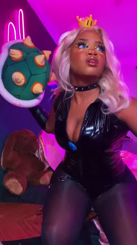 Yeah…i def didnt know the words lol #fyp #bowsette #bowsettecosplay #fyp #mariobros #supermariobros #mariobrosmovie 