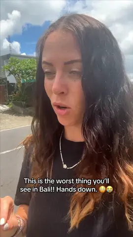 welcome to h$ll on earth 🙃🕷️ (dont actually let this put you off Bali i think this is some kind of natural phenomenon and not very common - and was not in a popular location) ❗️ This video is being represented by LADbible Group. For any usage/licensing requests, please email licensing@ladbiblegroup.com #baliviral #balilife #explorebali #arachnophobia #spiders #spiderverse #indonesiatiktok #visitbali 