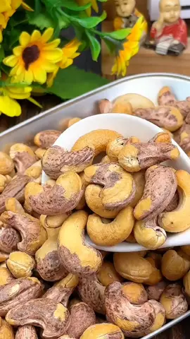 Hạt điều rang muối chuẩn giống điều cổ Bình Phước thực phẩm sạch mẹ Rô #hatdieu #hatdieurangmuoi #hatdieurangcui #hatdieubinhphuoc #hatdieurangmuoibinhphuoc #doanvatngonnhabeo #thanhthoiluottet 