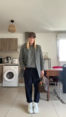 ØØTD 30/30 feat ma chico petée 😭 une dent en moins ne m’empêchera pas à faire mon ootd! Habituez vous je vais devoir rester une semaine comme ça avant mon rendez vous purée! #OOTD #tenuedujour 