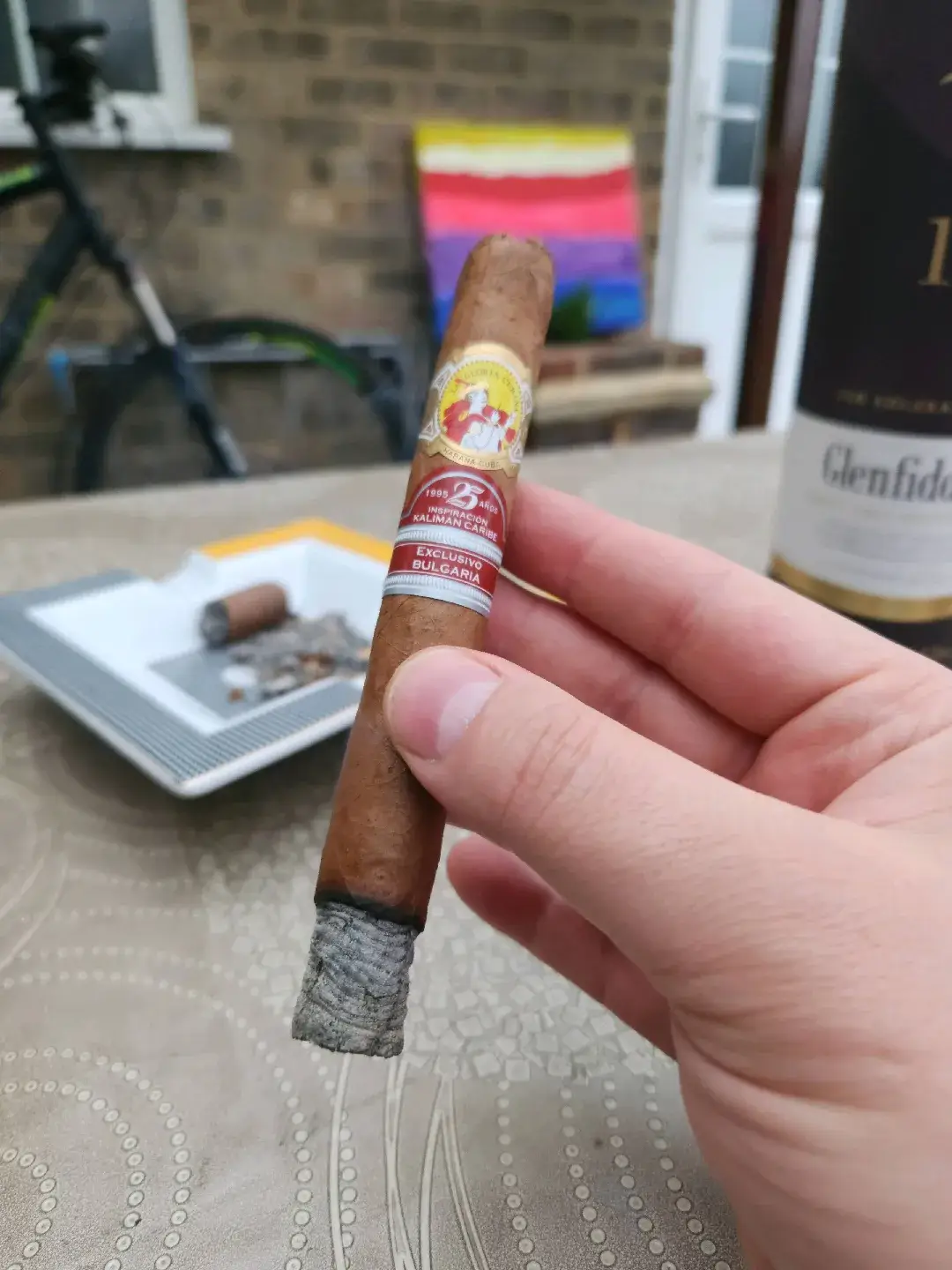 Exclusivo Bulgaria La Gloria Cubana... Cigar in the garden part 7. #cigar #inthegarden #habanos #kdleafdiaries 