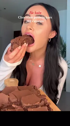 No bake protein bars  Macros per 1 makes 7-8 162 calories  8g C | 10g F | 10g P 100g almond flour  30g powdered peanut PB 2 scoops @womensbest chocolate whey ad 20g peanut butter  200ml almond milk  50ml sugar free syrup  30g cocoa powder For the topping  30g chocolate  20g coconut oil  #dessert #healthy #keto #lowcalorie 