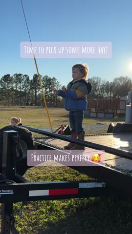 Backin’ daddy up! #hay #farm #ranch #homestead