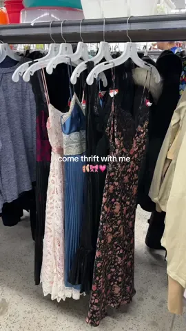 Come thrift with me 🤭 Spoiler: its one of my best hauls yet 💗 #fyp #thriftwithme #thrifthaul #thrift #fashion #OOTD #outfitinspo #haul #style #winterfashion 