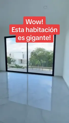 Habitacion enorme, vestidor enorme y casa aun mas enorme!!  