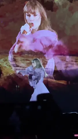Cause you were never mine never mine but do you remember?  Taylor Swift August The Eras Tour São Paulo SP Brasil N1 #SaoPauloTSTheErasTour #TheErasTour #TheEras #TaylorSwift #TSTheErasTour #taylornation #fyp #foryou #foryoupage 
