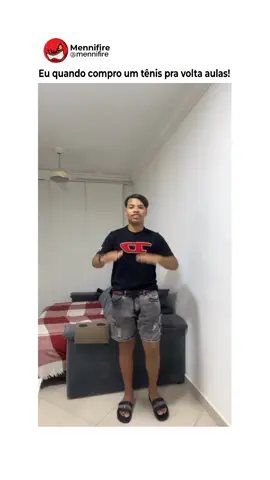 Eu quando compro um tenis novo para as voltas aulas kkk #voltaasaulas #meme #visual #streetwear #mennifire #calçados #tenis #moda #itu 