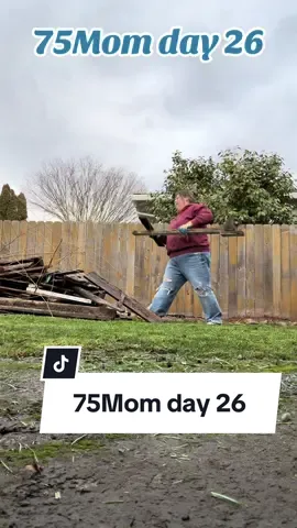 Okay now that moms home back on the grind. Things are moving so quickly with the move! Im excited and stressed out but its going to be so awesome when its all said and done.  #75momchallenge #75mom