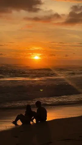 🥹 #dream#couple#sea#ocean#relax#srilanka#sunset