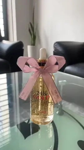 🐌សេរ៉ូមលាបមុខ Tanako Gold Snail  Essence 24K Gold Liquid 🐌✅️ 👉 ផ្សំពីទឹកមាត់ខ្យងមានផ្ទុកសារធាតុខូឡាជេន ជួយអោយភ្លឺថ្លា និងធ្វើអោយស្បែកទន់រលោង ជួយឱ្យស្បែកតឹងណែន និងកាត់បន្ថយភាពជ្រីវជ្រួញ និង​​កាត់​បន្ថយ​ស្លាកស្នាមយ៉ាងមានប្រសិទ្ធភាព 👉 ជួយបង្រួមរន្ធញើស 👉 កាត់បន្ថយស្បែកខ្មៅស្រអាប់ ស្បែកស្ងួតមុខស្ងួត។ https://www.facebook.com/queennienaturalcambodia/