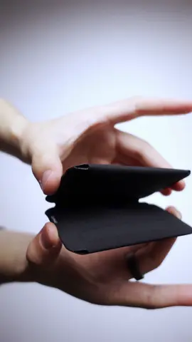 Unboxing RE:FORM Minimalist Wallets 📦 #minimaliststyle #minimalistwallet #edc #minimalistedc #wallet #cardcase 