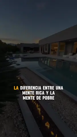 🔴LA DIFERENCIA ENTRE UNA MENTE POBRE Y UNA MENTE RICA🔴 #menterica #mentepobre #empresrios #negocios #activos #bienesraices 
