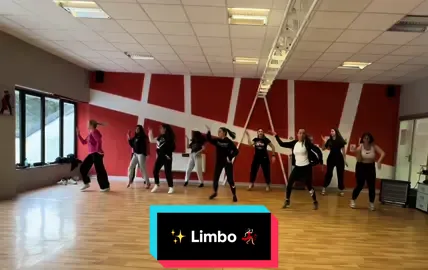 Nuova coreografia! Facile!   🎭 SABATO POMERIGGIO ✨ 3 Febbraio, ore 14:30  Vi aspettiamo in piazza Umberto a Castelnuovo di Garfagnana per ballare con noi! 💃🏻 Abbiamo preparato per voi una piccola coreografia, da eseguire tutti insieme ma proprio tutti eh! Eccovi il post che abbiamo deciso di pubblicare in anticipo per farvela imparare, saremo in piazza con voi a danzarla! Ballate con noi?!?!?! Non era una domanda! 😎💃🏻🕺🏻👯✨🎭 #ilballoègioia #asdarmoniadelmovimento #limbo #altrochejustdance 
