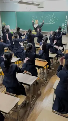 踊り出す生徒#北九州市立高校ダンス部 #ブカピ #背中男 