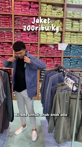 Baru tau ada pakaian yang dijual kiloan #fashion #style #Love #instagood #like #photography #beautiful #photooftheday #follow #instagram #picoftheday #model #bhfyp #art #beauty #instadaily #me #likeforlikes #smile #OOTD #followme #moda #fashionblogger #happy #cute #instalike #myself #fashionstyle #photo #fashionista