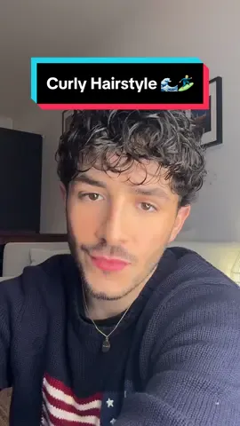 Parfait pour un effet mouillé, sans effet « carton » 🌊🏄🏼‍♂️ Produits utilisés : gamme Curl Manifesto de @Kérastase et creme coiffante de @Olaplex France 🧪  #hairstylemen #menhairstyle #hairmen #curlyhairtips #curlyhairmen #curlyhairmenstyle #curlyhairstyle #shorthair #cheveuxbouclé #hairstyle #hairtips #hairtok 
