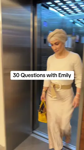 What questions would you ask Emily? #questions #trend #vogue #fyp 