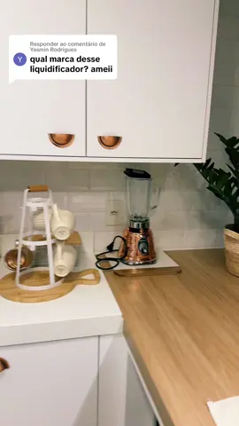 Respondendo a @Yasmin Rodrigues  Tenho o liquidificador desde antes de ter o apto hahha #eletrodomestico #liquidificador #cozinha #cozinhabranca #cozinhaplanejadas #cobre #rosegold 