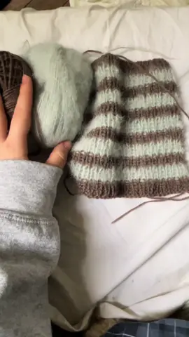 @colombineknits on instagram <3