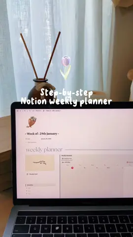 Beginner notion tutorial on how to make an aesthetic weekly planner 🗓️✨🖥️ #notion #notionapp #notiontemplate #notiontutorial #notiontok 