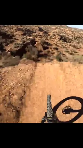 Insane run down a canyon on a mtb #Mtb #mtbb #canyon #mtblife  #mtbforyou #mtbfyp #mountainbiker #downhill #downhillmtb #downhillbike #Mtbviral #fypppppp #fypシ 