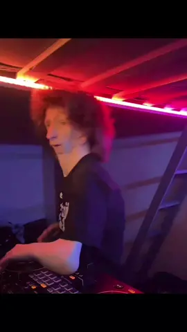 *Enc enc enc* #dj #club #clubbing #cringe #cringetok #trancemusic #edm #edmtiktok #cringey #nightclub #meme #bruh #bro #cuh #fyp #fypシ #fypage #fypシ゚viral #viral #tiktok  #funny #funnyvideos #funnymoments #lol #wtf #haha #lmao 