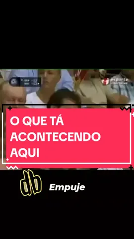 Ela tava chorando.. Tadinha... E o namorado consolando ela.. #amor #jogo #viral 