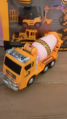 Mobil Mainan Anak Truk Molen bisa bunyi dan menyala#mainan #mainanviral #mainanmobilan #truckmolen #mainantruk 