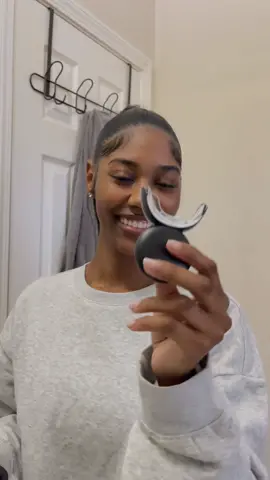 One of my ins for 2024 is definitely keeping myself up and put together whether I’m in the house or going out so with that comes keeping my smile pearly and white! This moon oral teeth whitening device helps me keep that up within 5 mins. Quick and easy and doesn’t irritate my teeth. Thanks @Moon Oral Beauty for this new gem! #moon_partner