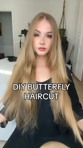 Tutorial su come taglio i capelli da sola ottenendo un effetto scalato in 5 minuti ✂️ #tutorial #capelli #butterflyhaircut #haircuttutorial #longhair #diyhaircut