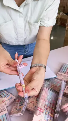 Bút gel bấm xóa, dễ sử dụng #tapviet #hocsinh #xuhuongtiktok #xuhuong #thinhhanh #buthocsinh #butgelxinh #butgelxoaduoc #butgelhocsinh #butgel #but #bút 